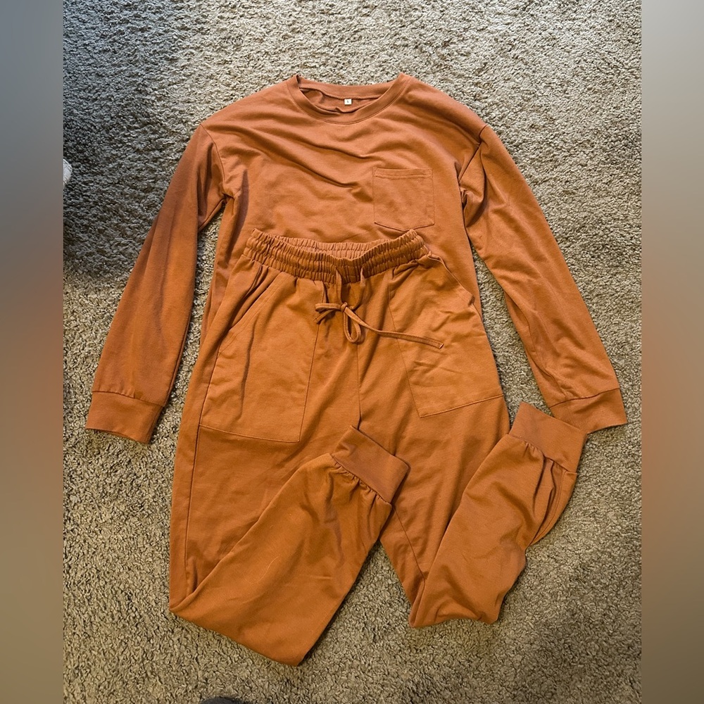 Amazon Women's Rust Lounge Set